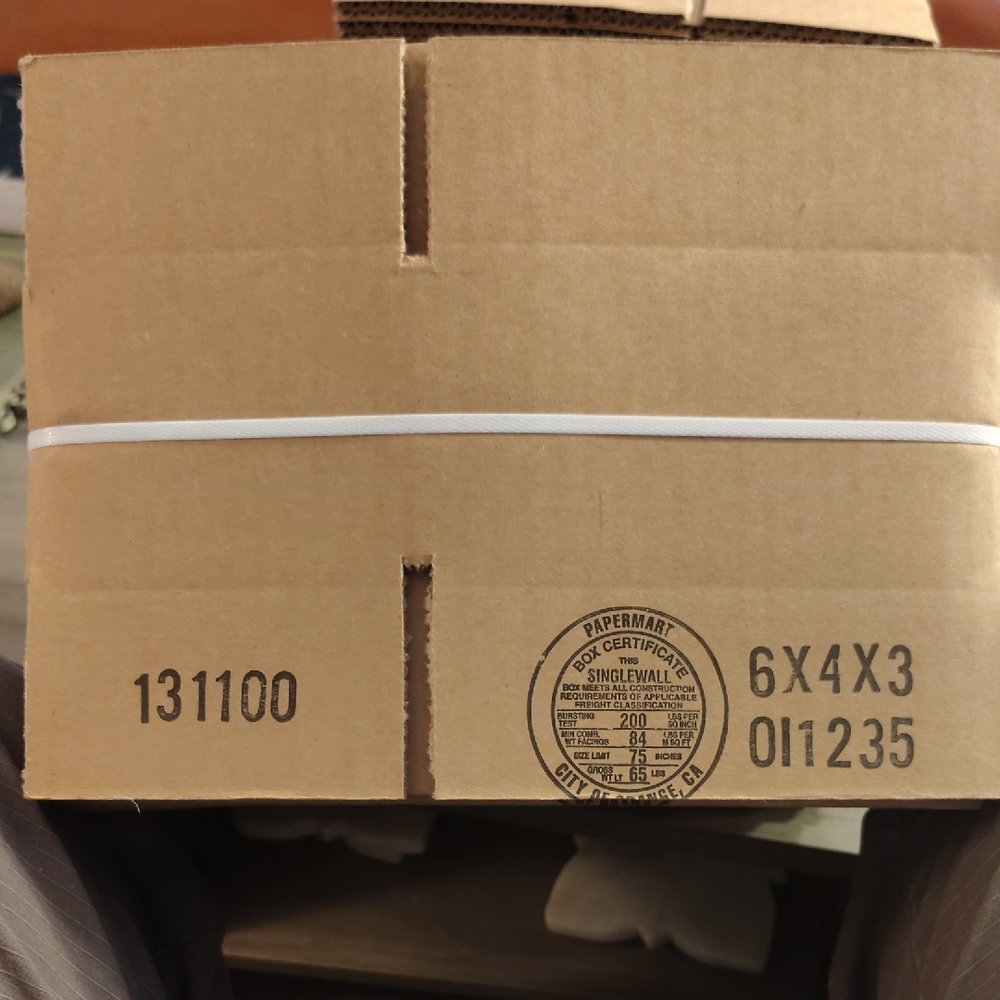 Compact Strong Shipping Boxes